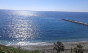 APARTAMENTO PRIMERA LINEA PLAYA BENALMADENA